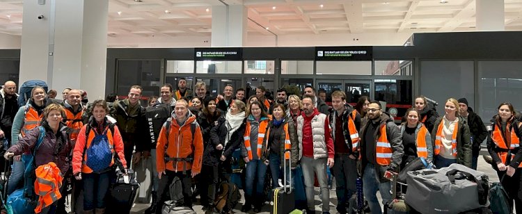 HOLLANDA’NIN SAĞLIK EKİBİ YARDIM İÇİN TÜRKİYE’YE GELDİ