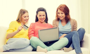 Kadınlar, Online Alışverişi Perşembe ve Pazartesi Yapıyor