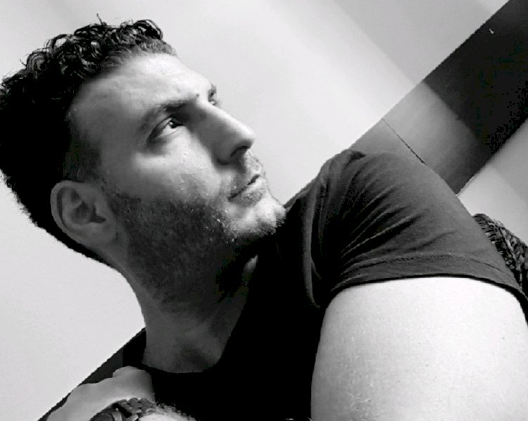 Babamın vefatından sonra Münci abiye daha sık uğrar olmuştum