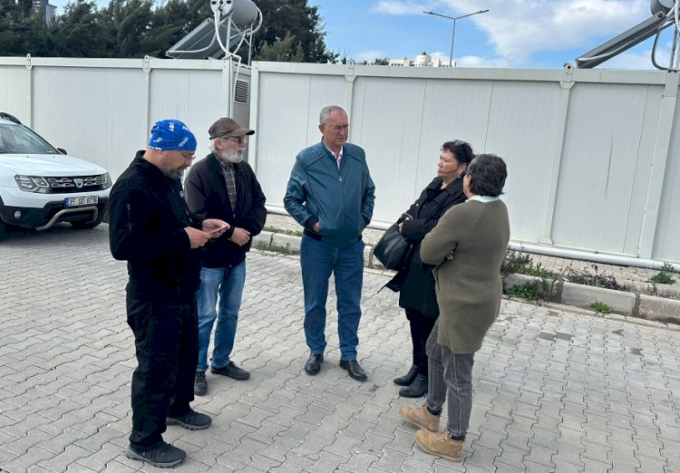 İzmirli depremzedelerin dramı:  “21 metrekare konteynera sığınmıştık, bunu bile çok gördüler”