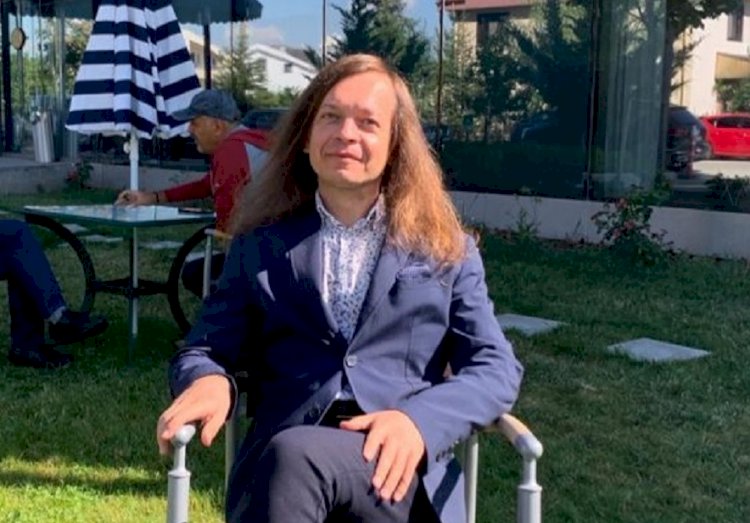 Bilim, bir şeyleri anlatmakta basite indirgemektir.
