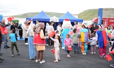 Koç Topluluğu Deprem Bölgesine Yardımlarını Aralıksız Sürdürüyor