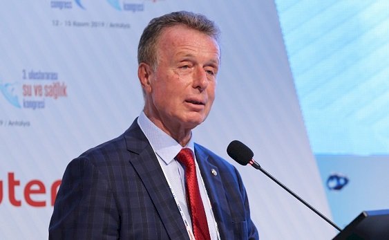 Hamilelikte bol su tüketimi büyük önem taşıyor