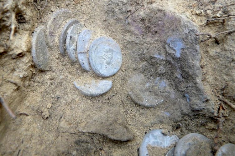 2.000 Yıllık Sikkeler, İç Savaş Sırasında Saklanmış