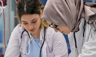 Geleceğin hemşireleri yapay zekâ teknolojili eğitimlerle yetiştiriliyor