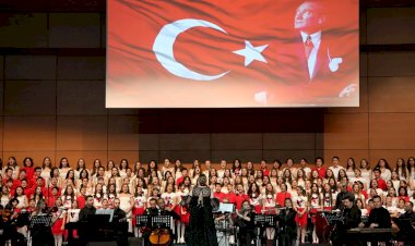 Doğa Koleji öğretmen ve öğrencilerinden Atatürk ve 100. yıl konseri