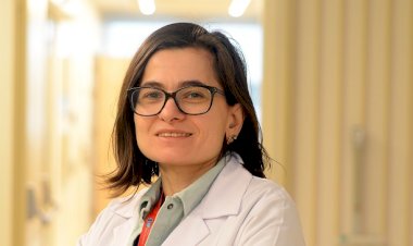 Şarkılara, şarkıcıların hayat hikâyelerine sembolik anlamlar yükleniyor