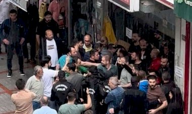 Seçim öncesi verilen kadro sözü tutulmadı, işçiler AKP il binasını bastı: 2 gözaltı!