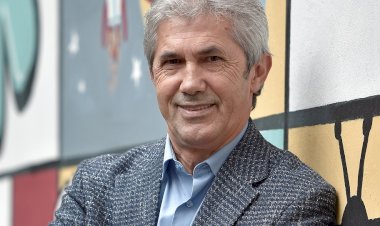Prof. Dr. Süleyman İrvan: “İletişimin popüler meslekleri etkileyicilik ve deneyimleyicilik”