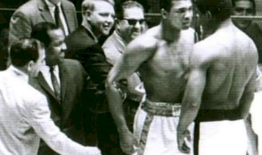 Muhammed Ali Müslüman olduktan üç yıl sonra bir boks maçına çıkacaktı.
