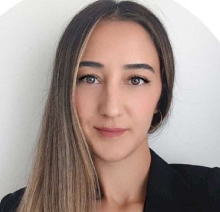 Birkaç ay önce, internet üzerinden bir e-ticaret sitesinden hayalimdeki o eteği satın aldım.