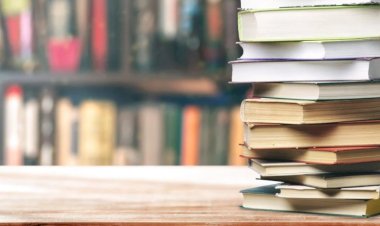 4 yeni kitap okurlarıyla buluştu