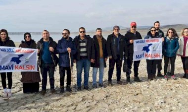 Kuraklığa dikkat çekmek için 15 kilometre yürüdüler