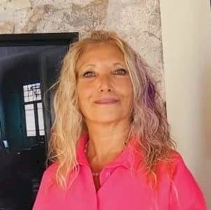 Türk sanat tarihinde çift başlı yada iki simetrik figür tasvirleri büyük anlamlar taşır.