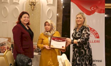 Başarılı kadınlara ödüller yağdı