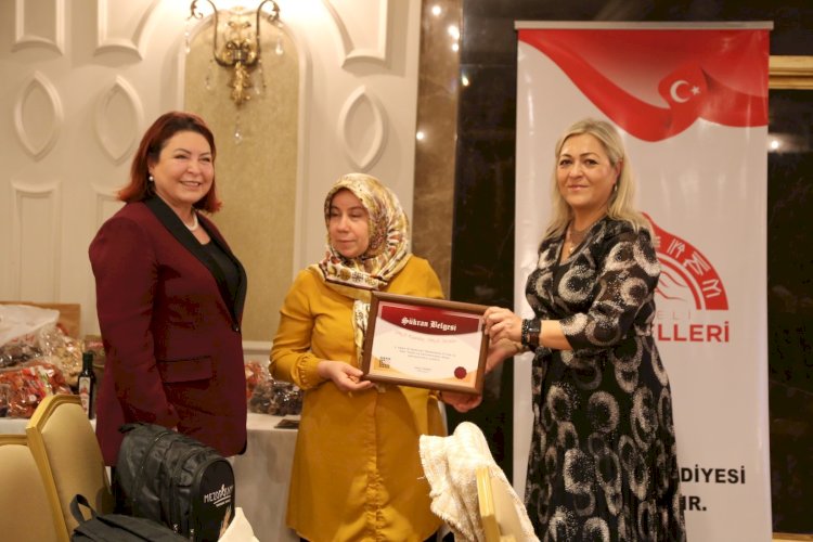 Başarılı kadınlara ödüller yağdı