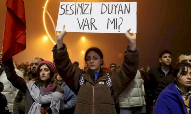 6 Şubat depremlerinin birinci yılında Hatay: 'İnsanlar öfkeli ama yorgun, günü kurtarmaya çalışıyoruz'