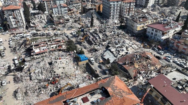 Hatay'daki sağlık krizi büyüyor: Uyuz ve bit salgını, temiz su ve hijyenik tuvalet yokluğu...