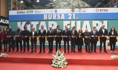 Kitap tutkunları Bursa’ya akın ediyor