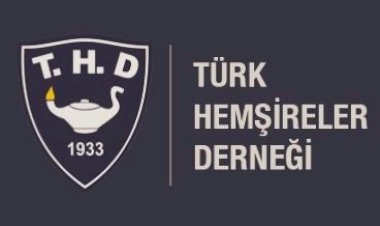 “#SağlığaYatırımSeçimeDeğil” etiketiyle yetkililere hatalarından dönmeleri için sesleniyoruz