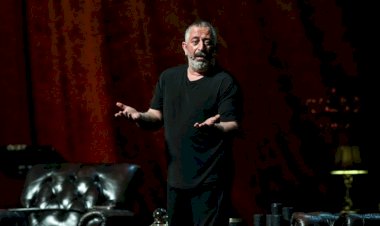 Cem Yılmaz “Geleceğin Hekimleri” için sahneye çıktı