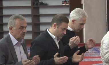 CHP Balıkesir'i 74 yıl sonra almıştı: Ahmet Akın görevine Zağnos Paşa Camii'nde şükür namazı ile başladı