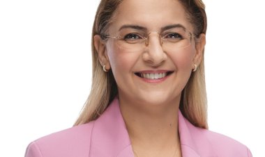 Dr. Ayşegül Ovalıoğlu Bakırköy’ün İlk Kadın Belediye Başkanı Oldu