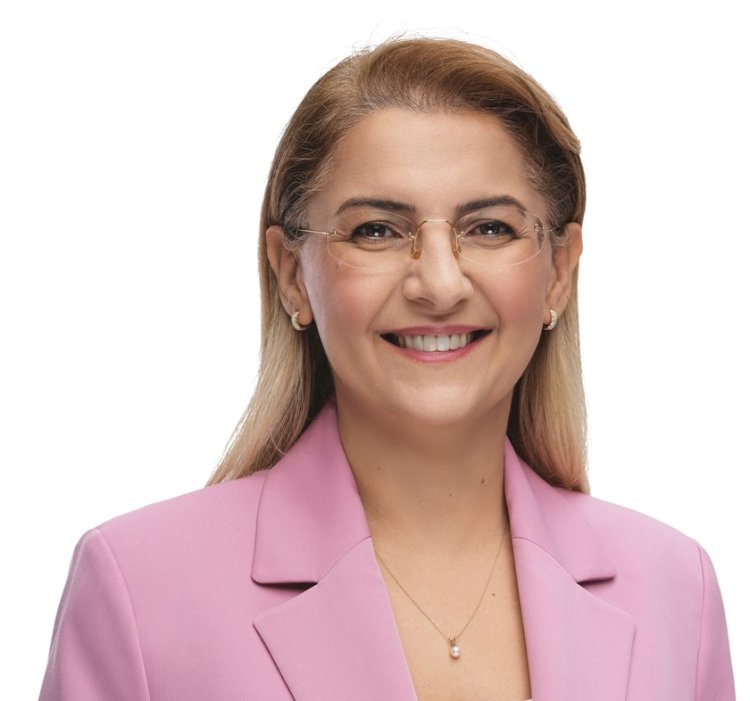 Dr. Ayşegül Ovalıoğlu Bakırköy’ün İlk Kadın Belediye Başkanı Oldu
