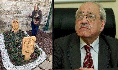 'Mona Roza' Sezai Karakoç'un mezarı başında