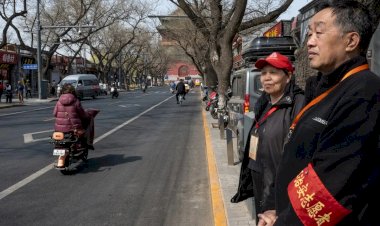 Çin’in yeni gözetleme sistemi: Şi Cinping Uygurlara karşı muhbir ordusu kurdu