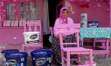 Isparta’nın ‘Barbie Teyzesi’ Sakine Akkul’un çağrısı   Filli Boya tarafından karşılık buldu