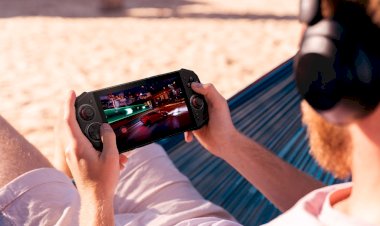 Acer İlk Avuç İçi Oyun Bilgisayarını Tanıttı: Nitro Blaze 7