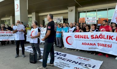 AİLE HEKİMLERİ ADANA'DA MESLEKTAŞLARINA ŞİDDETİ KINAMAK İÇİN TOPLANDI