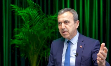 Dr. Naim Babüroğlu, 'Türkiye intihar ediyor' diyerek açıkladı: 'İsrail sığınmacı ve göçmenleri kullanabilir'