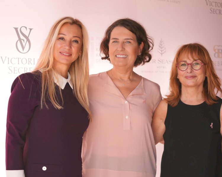 Victoria’s Secret, Meme Kanseri Farkındalık Ayı’na dikkat çekmek için