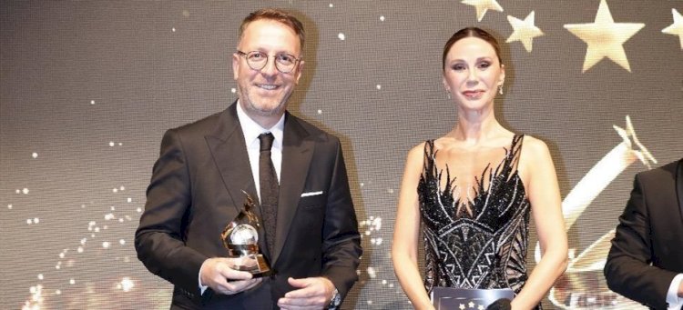 YAPAY ZEKA DESTEKLİ ÇÖZÜMLERİYLE YILIN EN YENİLİKÇİ KİŞİSEL BAKIM MARKASI SEÇİLDİ!