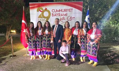 RODOS’TAKİ CUMHURİYET KUTLAMALARINDA DOSTLUKLAR PEKİŞTİ