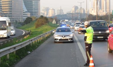 Kanun teklifi Meclis'ten geçti: Yetkisiz çakar kullanımına 96 bin lira ceza