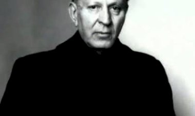 BİR BOZKURT GÖÇTÜ