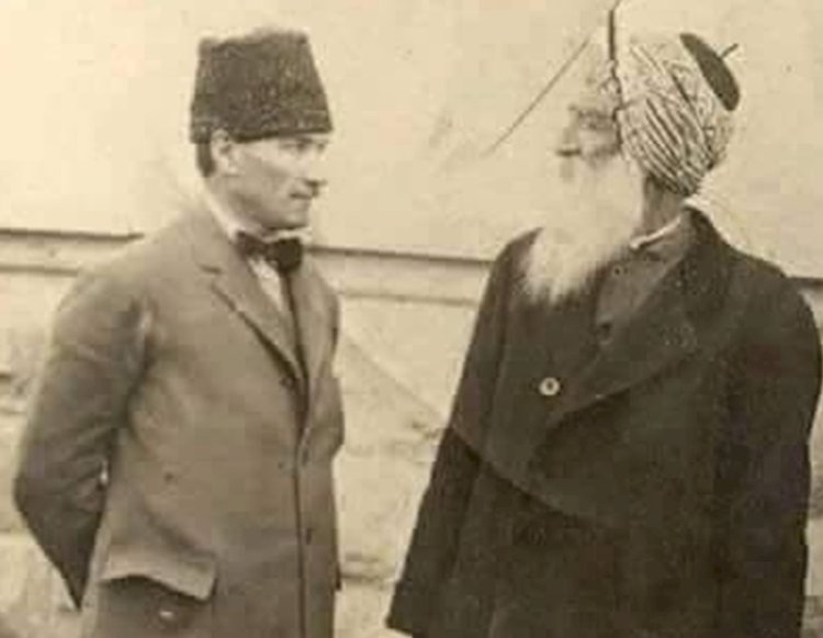 ATATÜRK'ÜN BİR KÖYLÜ İLE KONUŞMASI