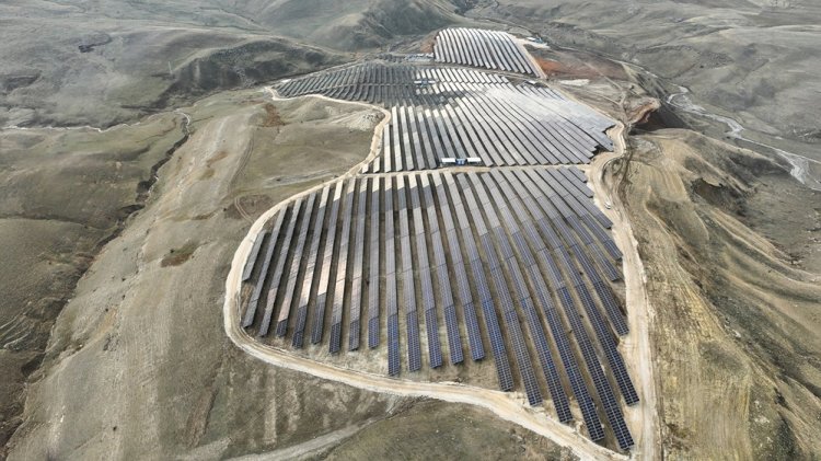 İş Bankası öz tüketim amaçlı ilk güneş enerji santrali yatırımını devreye aldı