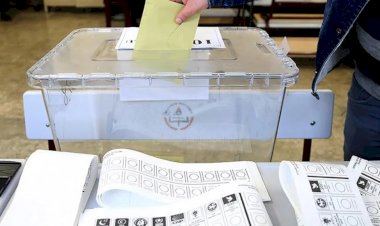 2025'in ilk seçim anketi açıklandı: CHP önde, Mansur Yavaş zirvede