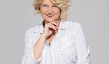 ERGÜL LAÇİNEL'İN YAZARLIK SERÜVENİ