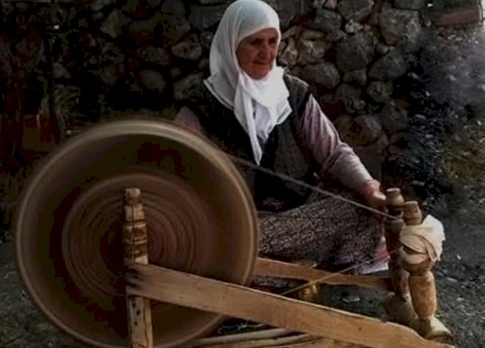 Geleneksel El Sanatlarının Kalbi: Çıkrık Hâlâ Hayatta!