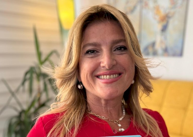 Mavi Çileğin Sırrı: Kendi Özünü Bulmanın Gücü