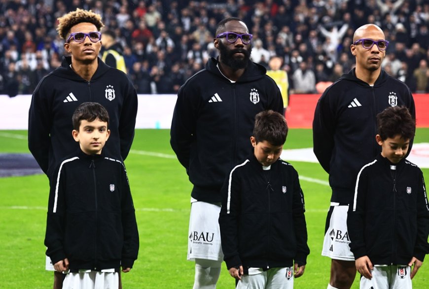 Beşiktaşlı Futbolcular Mor Gözlüklerle Sahaya Çıktı