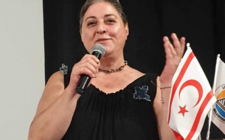 Kıbrıs’ta Şiir Rüzgarı: 6. LAÇ Etkinliği Duygusal Anlara Sahne Oldu
