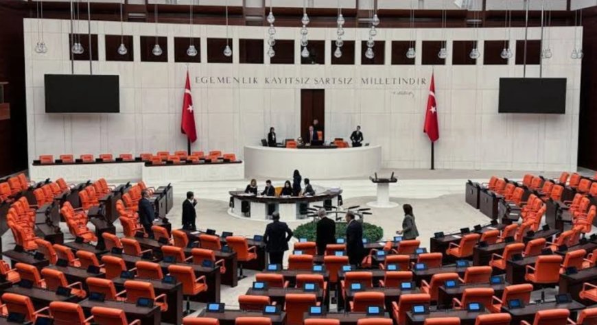 Muhalefetin eleştirdiği İklim Kanunu teklifi geri çekildi
