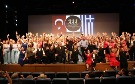 İZMİR’DE YUNAN RÜZGARI: KAKAPEDİA’DAN MUHTEŞEM DANS GECESİ
