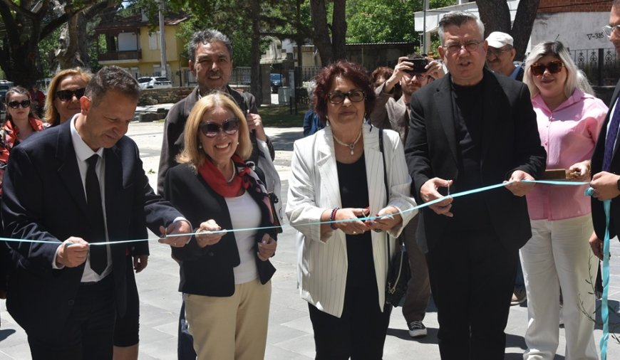 Öncü Kadınlar Edremit'te Sanatseverlerle Buluştu